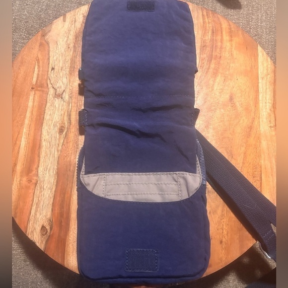 Kipling Eldorado bag in Blue with grey lining. Excellent condition. - Picture 8 of 11